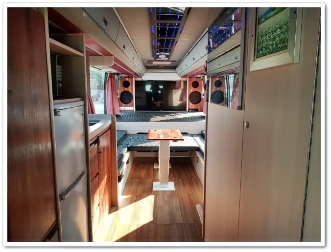 유니버스 노블 캠핑버스 07형 썸네일 51
